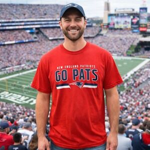 New England Patriots Go Pats NFL Team Apparel Mens Red Graphic T Shirt‎
